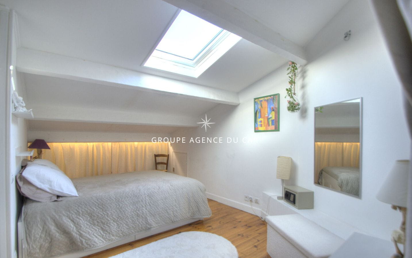 SAINT RAPHAEL, DUPLEX VUE MER 2 P, PARKING INTERIEUR, CAVE, TERRASSE, PISCINE ET MER ET PLAGE A 5 MNS Image 9