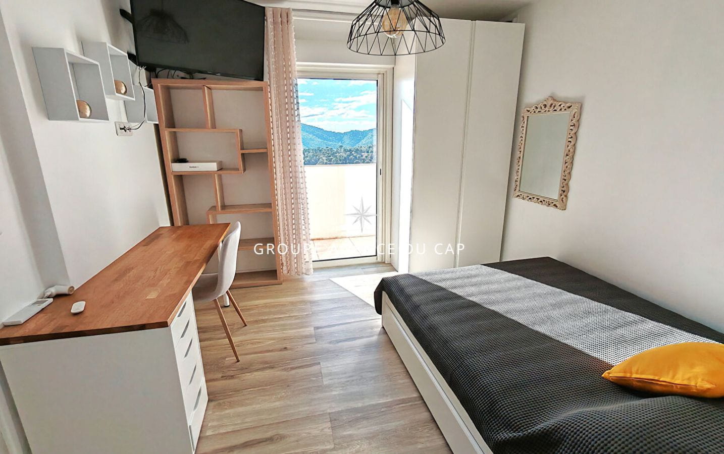 A VENDRE VILLA VUE MER DE 150M² AVEC 5 CHAMBRES PISCINE ET GARAGE SUR LES ISSAMBRES Image 12