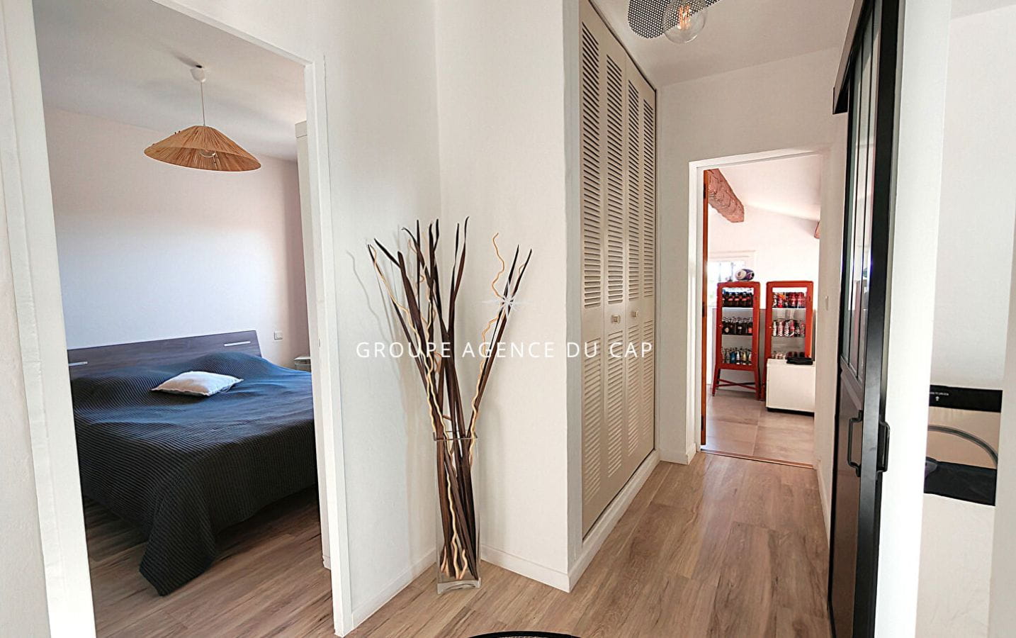 A VENDRE VILLA VUE MER DE 150M² AVEC 5 CHAMBRES PISCINE ET GARAGE SUR LES ISSAMBRES Image 13