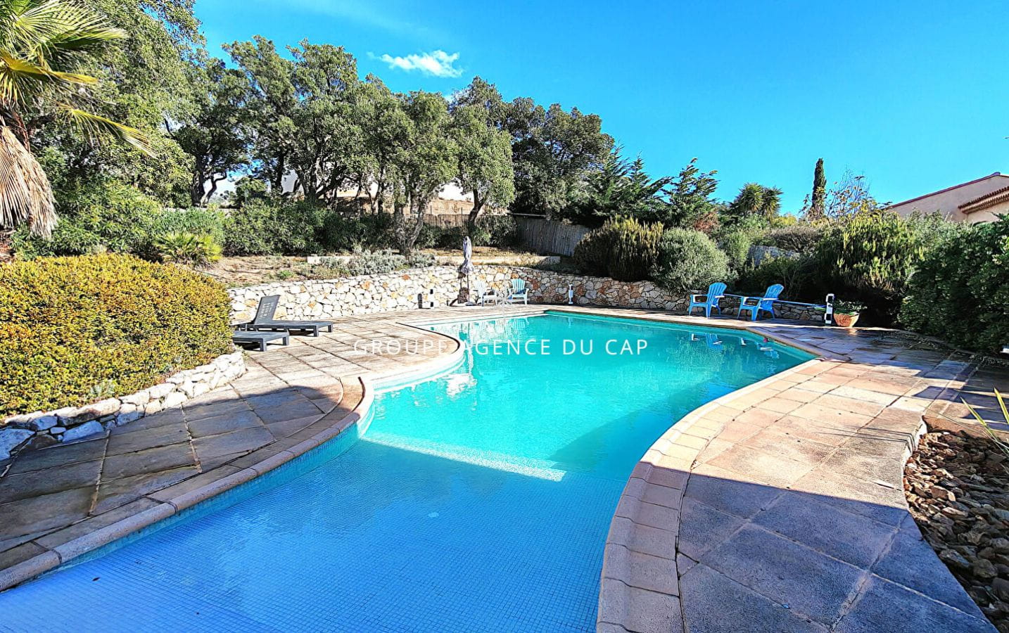 A VENDRE VILLA VUE MER DE 150M² AVEC 5 CHAMBRES PISCINE ET GARAGE SUR LES ISSAMBRES Image 15