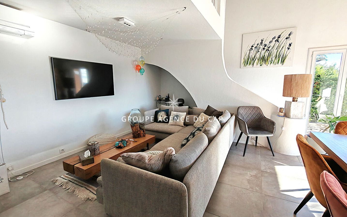 A VENDRE VILLA VUE MER DE 150M² AVEC 5 CHAMBRES PISCINE ET GARAGE SUR LES ISSAMBRES Image 5