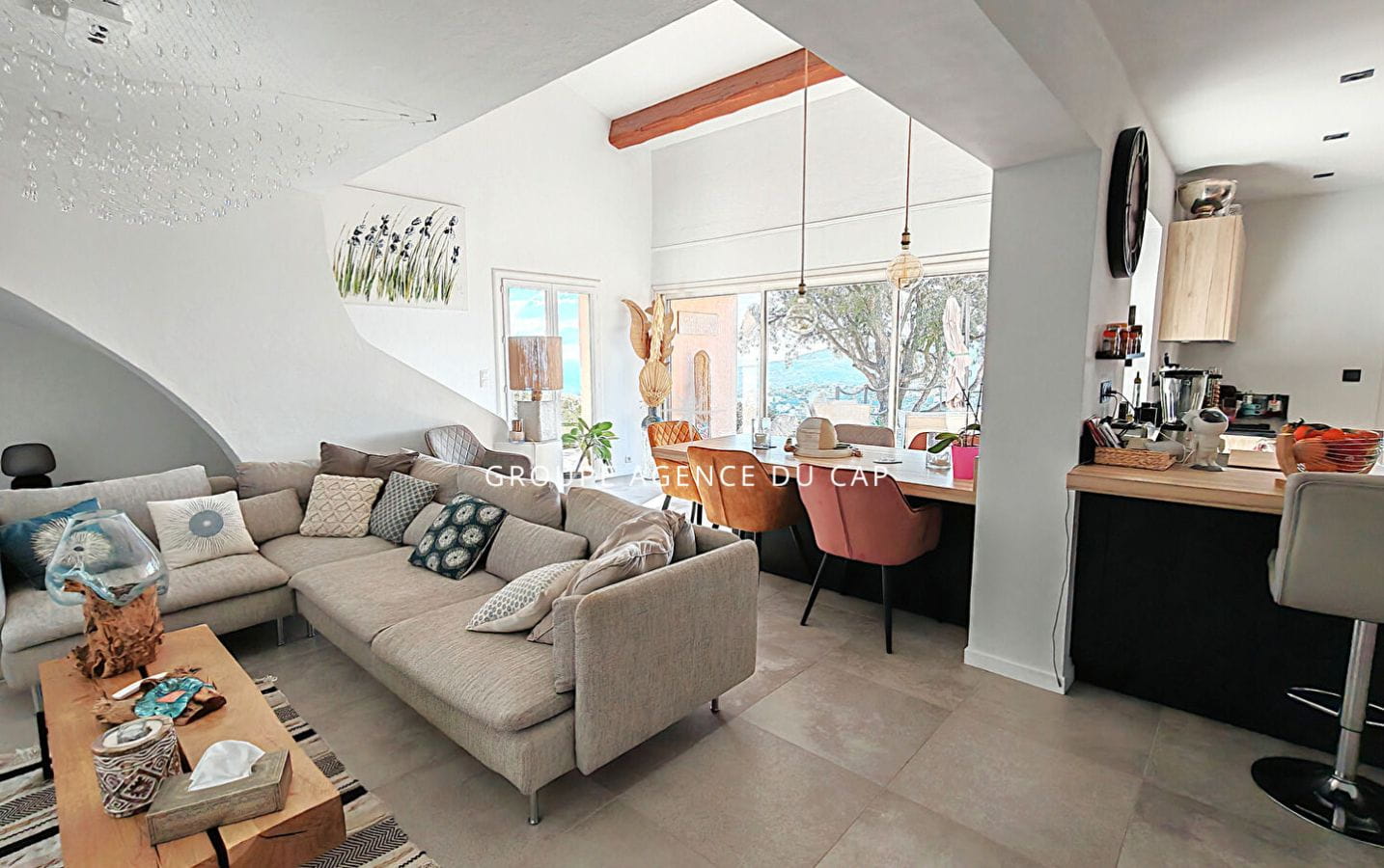 A VENDRE VILLA VUE MER DE 150M² AVEC 5 CHAMBRES PISCINE ET GARAGE SUR LES ISSAMBRES Image 8