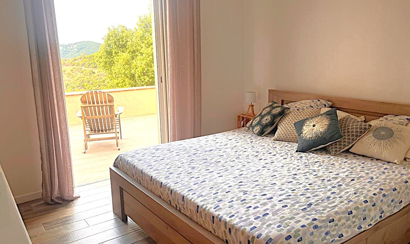 OFFRE ACCEPTEE EN COURS – A VENDRE VILLA VUE MER DE 150M² AVEC 5 CHAMBRES PISCINE ET GARAGE SUR LES ISSAMBRES Image 13