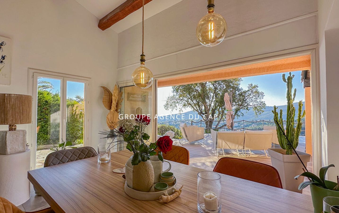 OFFRE ACCEPTEE EN COURS – A VENDRE VILLA VUE MER DE 150M² AVEC 5 CHAMBRES PISCINE ET GARAGE SUR LES ISSAMBRES Image 8
