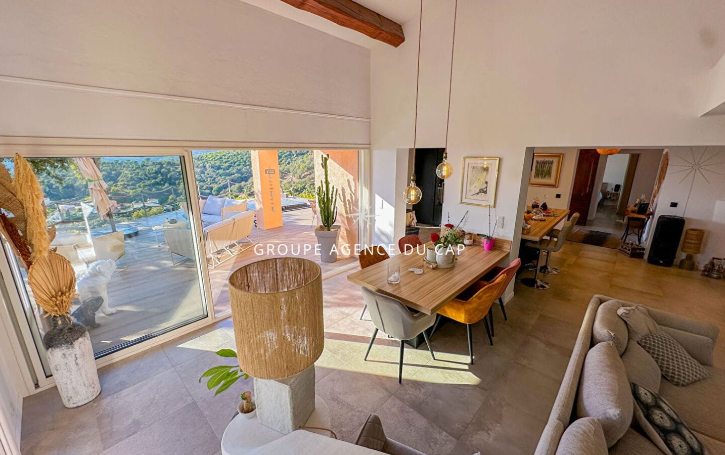 OFFRE ACCEPTEE EN COURS – A VENDRE VILLA VUE MER DE 150M² AVEC 5 CHAMBRES PISCINE ET GARAGE SUR LES ISSAMBRES Image 9