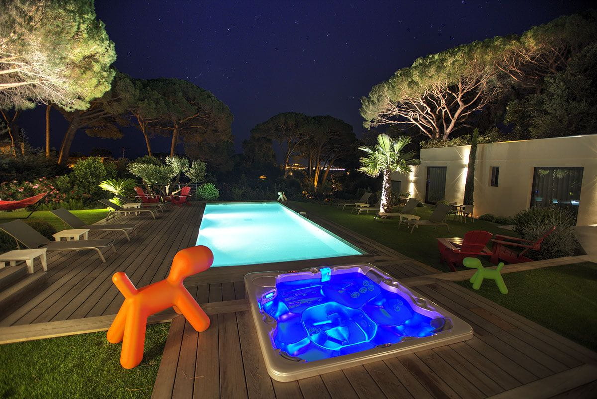 À VENDRE VILLA CONTEMPORAINE VUE MER DE PLAIN PIED TERRAIN PLAT PISCINE ET JACUZZI SALLE DE SPORT ET DOUBLE GARAGE , À GRIMAUD À PIEDS DES PLAGES Image 10