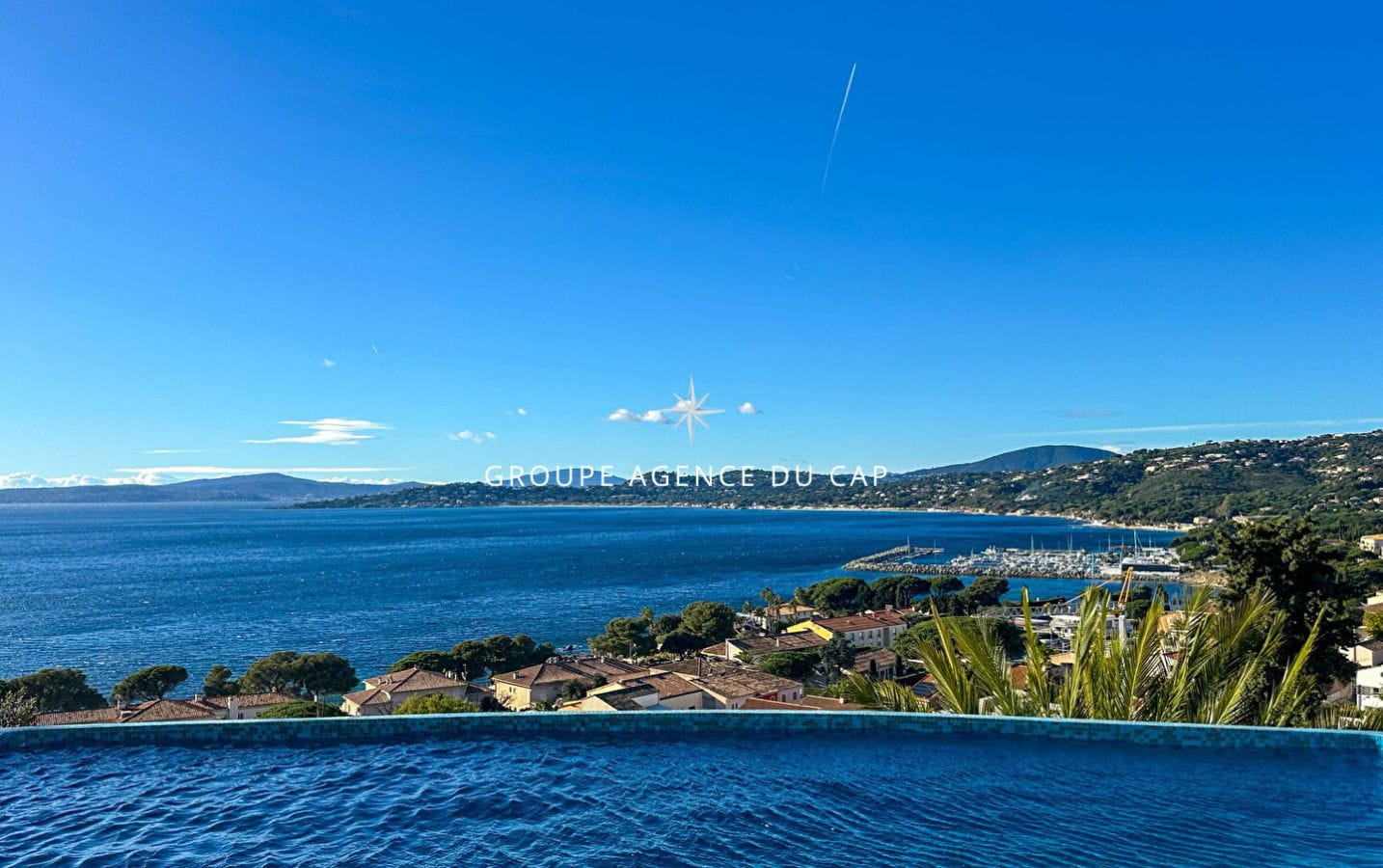 VILLA D&rsquo;EXCEPTION VUE MER PANORAMIQUE A PIED DU VILLAGE DE SAN-PEIRE AUX ISSAMBRES Image 17