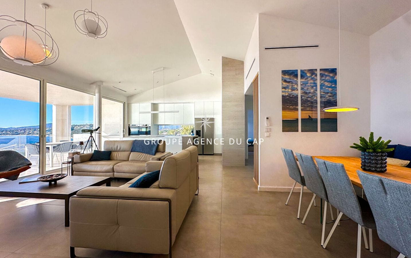 EXCEPTIONAL VILLA WITH PANORAMIC SEA VIEWS, WALKING DISTANCE FROM THE VILLAGE OF SAN-PEIRE IN LES ISSAMBRES Image 4