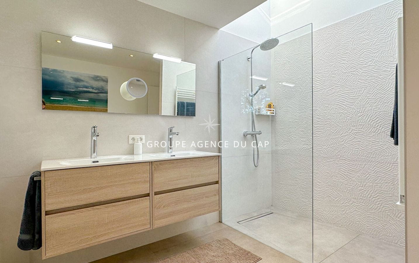 EXCEPTIONAL VILLA WITH PANORAMIC SEA VIEWS, WALKING DISTANCE FROM THE VILLAGE OF SAN-PEIRE IN LES ISSAMBRES Image 8