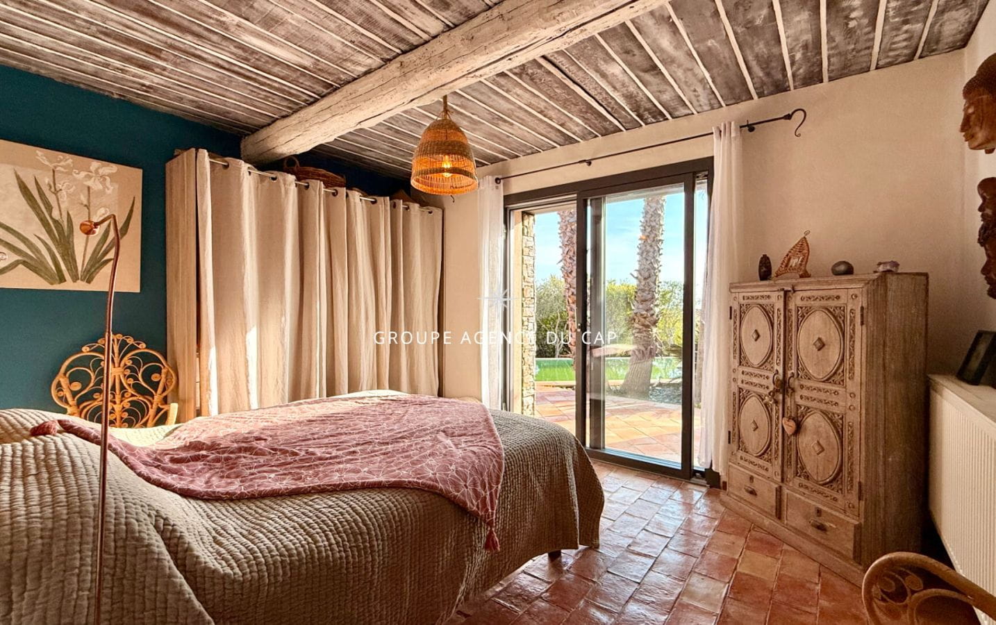 Charming single-story Provençal villa with sea views overlooking the Gulf of Saint-Tropez, independent apartment with swimming pool and 85 sqm garage, in Les Issambres Image 10