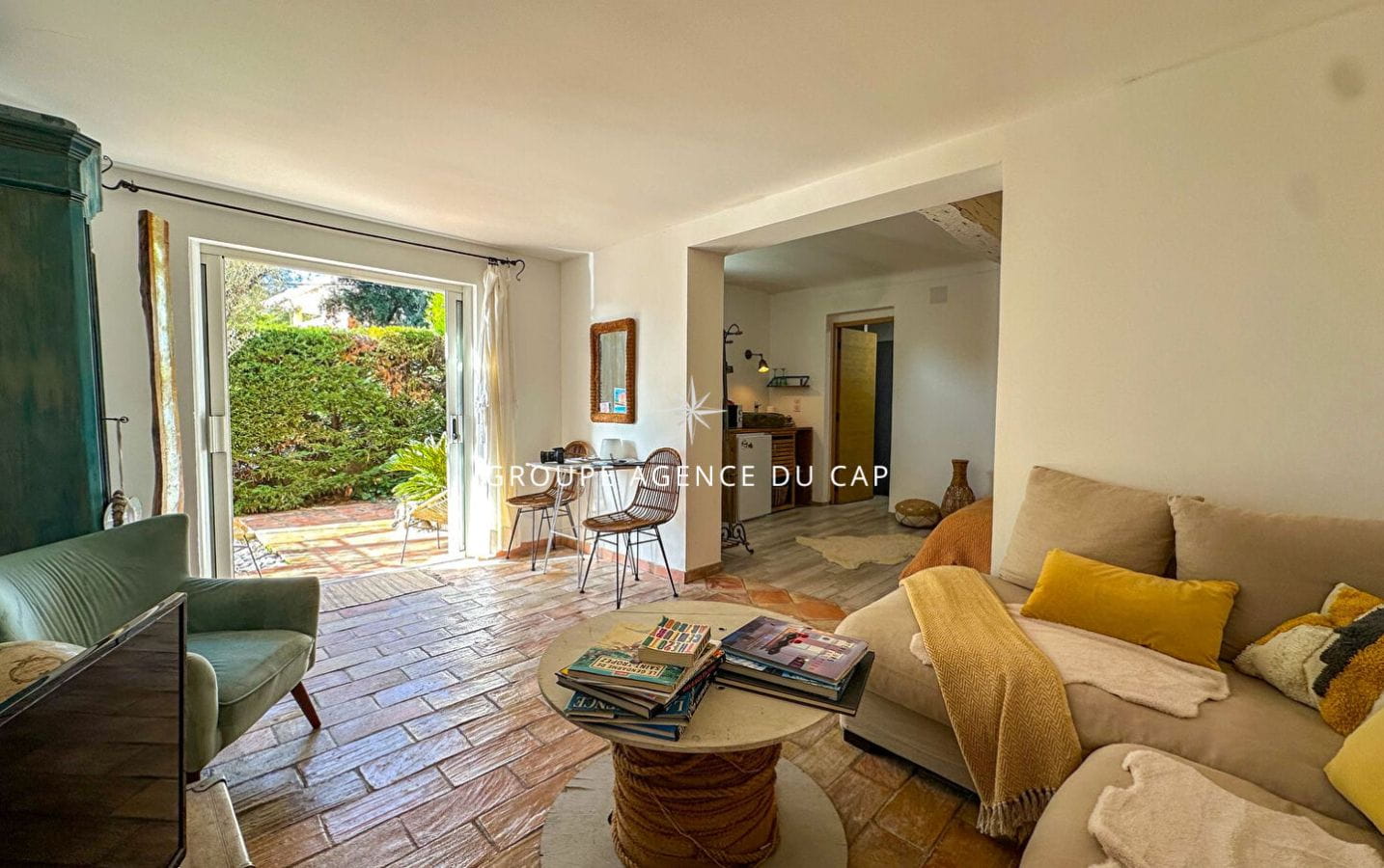 Charming single-story Provençal villa with sea views overlooking the Gulf of Saint-Tropez, independent apartment with swimming pool and 85 sqm garage, in Les Issambres Image 15