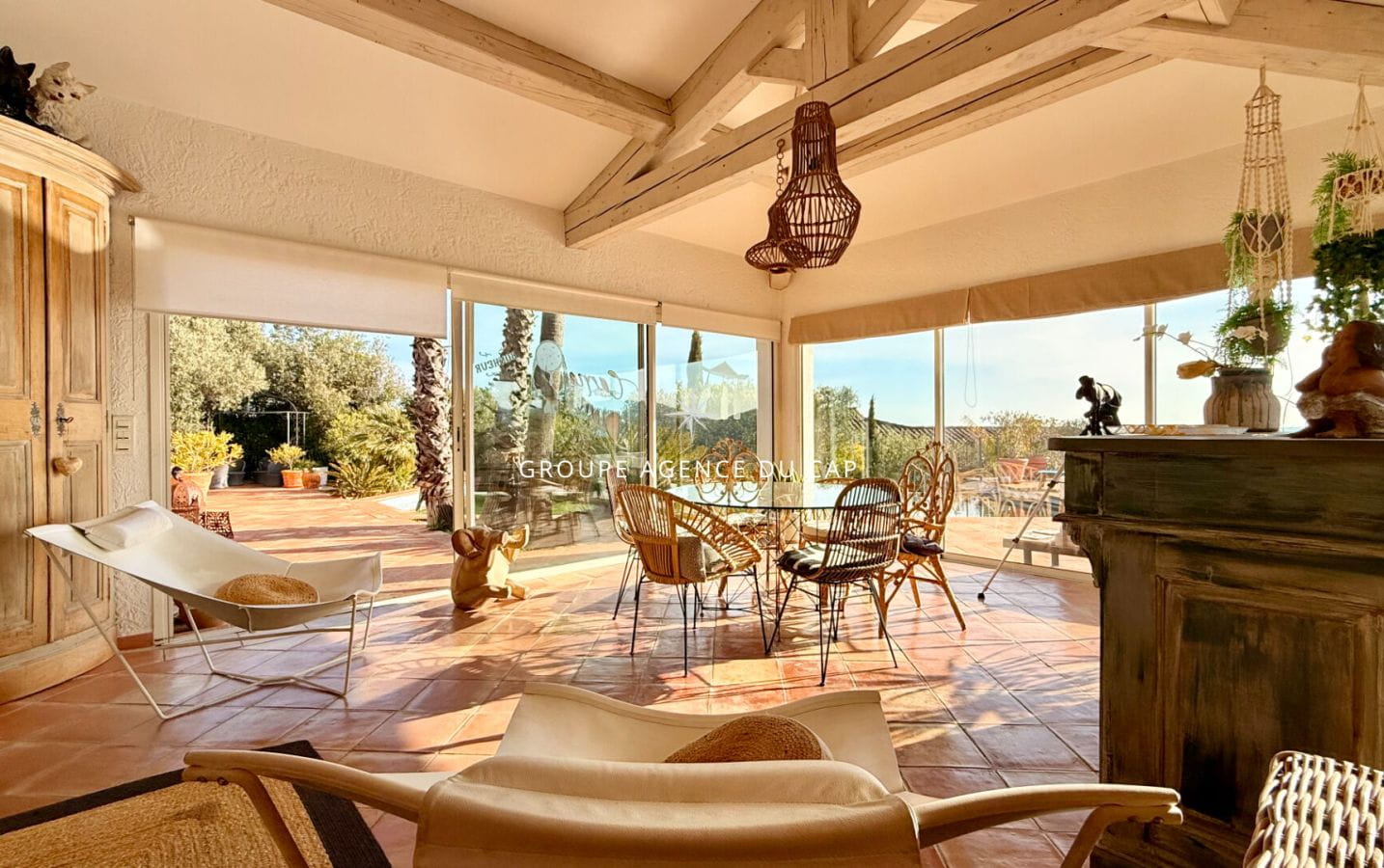 Charming single-story Provençal villa with sea views overlooking the Gulf of Saint-Tropez, independent apartment with swimming pool and 85 sqm garage, in Les Issambres Image 6