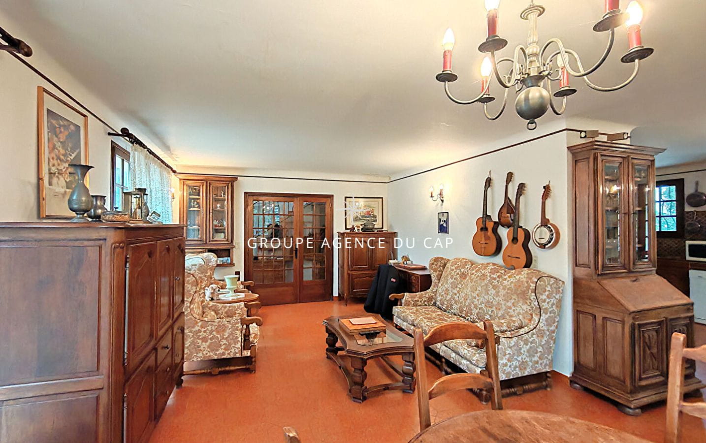 A VENDRE VILLA 6 PIECES 4 CHAMBRES SOLARIUM AVEC VUE MER PISCINE A PROXIMITE DU CENTRE VILLE DE SAINT AYGULF Image 2