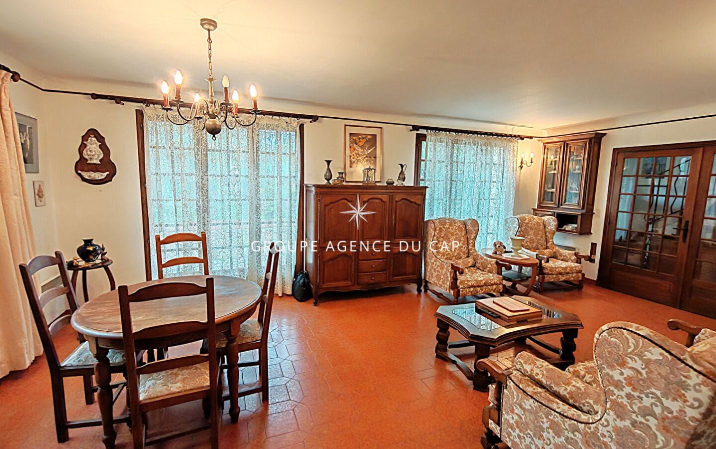 A VENDRE VILLA 6 PIECES 4 CHAMBRES SOLARIUM AVEC VUE MER PISCINE A PROXIMITE DU CENTRE VILLE DE SAINT AYGULF Image 3