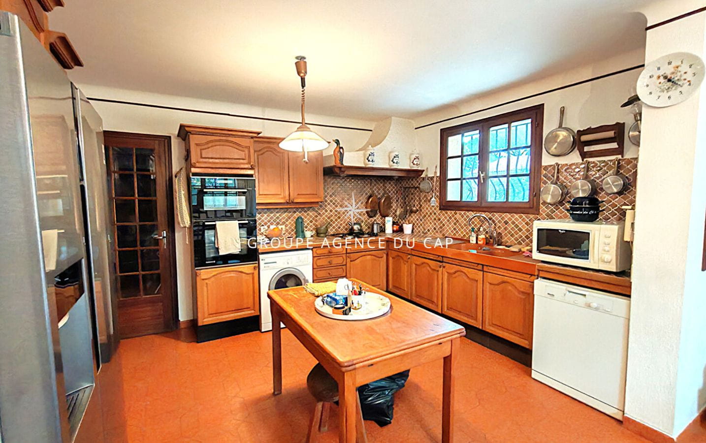 A VENDRE VILLA 6 PIECES 4 CHAMBRES SOLARIUM AVEC VUE MER PISCINE A PROXIMITE DU CENTRE VILLE DE SAINT AYGULF Image 4