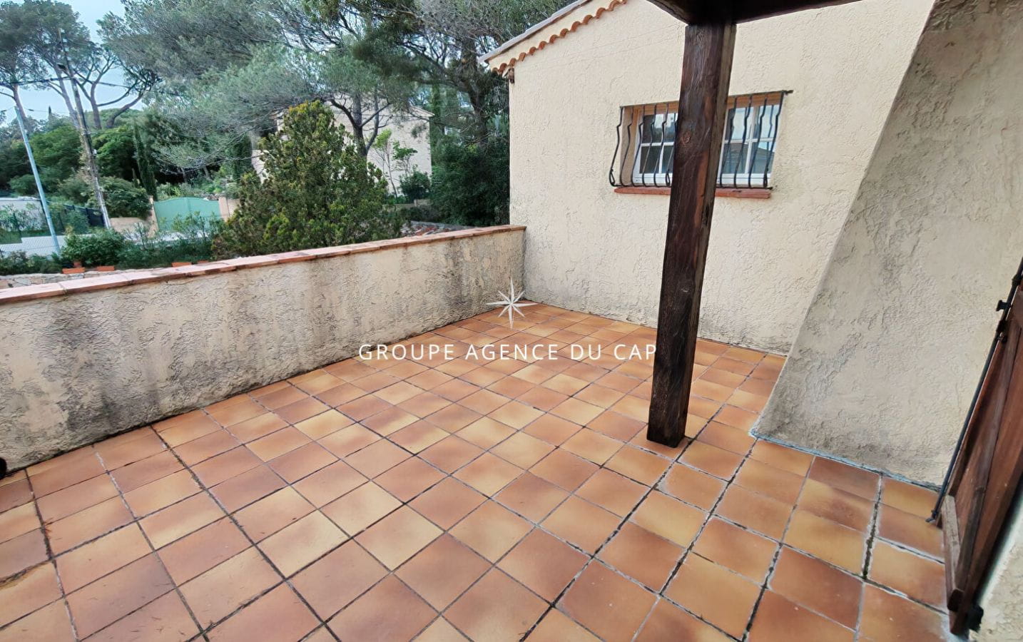 A VENDRE VILLA 6 PIECES 4 CHAMBRES SOLARIUM AVEC VUE MER PISCINE A PROXIMITE DU CENTRE VILLE DE SAINT AYGULF Image 6