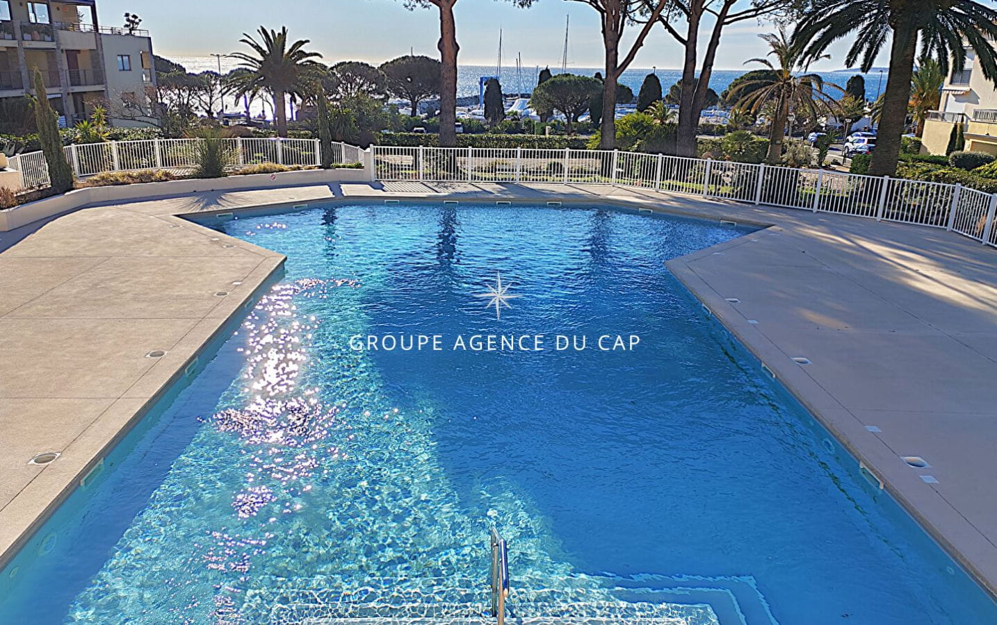 A VENDRE APPARTEMENT  T1 CABINE VUE MER DANS RESIDENCE SECURISEE AVEC PISCINE ET PARKING PROCHE MER ET CENTRE VILLE DES ISSAMBRES Image 13