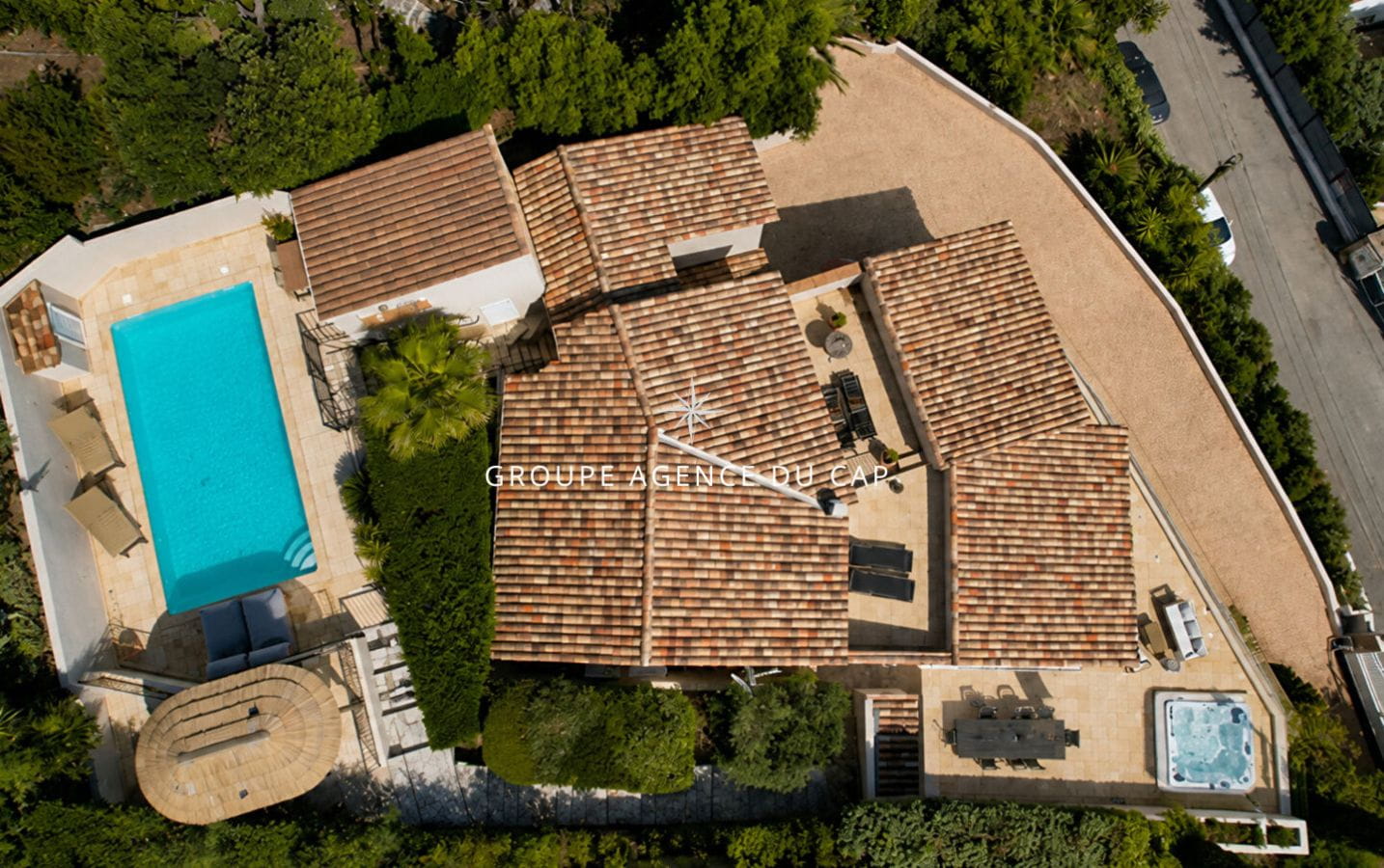 VILLA AVEC VUE MER PANORAMIQUE 6 PIECES AVEC GARAGE DE 80 M² ET PISCINE Image 9