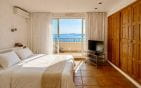 VILLA VUE MER PANORAMIQUE SUR LE GOLFE DE SAINT TROPEZ  PROPRIETE D EXCEPTION PISCINE DOUBLE GARAGE A PIED DU CENTRE ET DES PLAGES DES ISSAMBRES Min 10