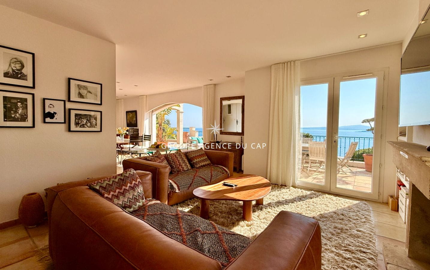 VILLA VUE MER PANORAMIQUE SUR LE GOLFE DE SAINT TROPEZ  PROPRIETE D EXCEPTION PISCINE DOUBLE GARAGE A PIED DU CENTRE ET DES PLAGES DES ISSAMBRES Image 6