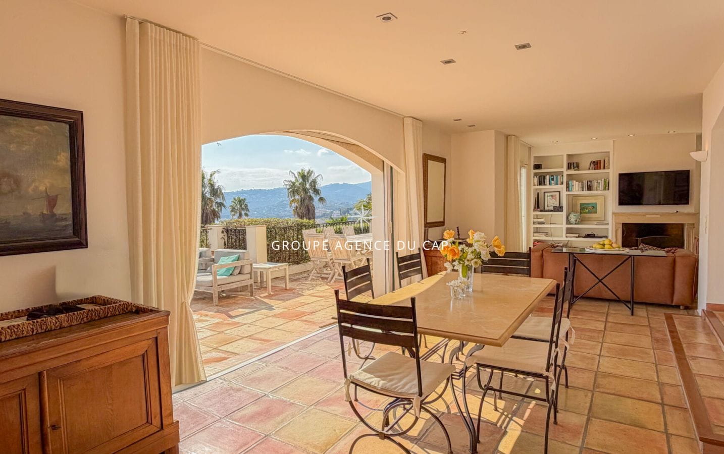 VILLA VUE MER PANORAMIQUE SUR LE GOLFE DE SAINT TROPEZ  PROPRIETE D EXCEPTION PISCINE DOUBLE GARAGE A PIED DU CENTRE ET DES PLAGES DES ISSAMBRES Image 8