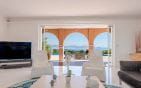 A VENDRE VILLA VUE MER PANORAMIQUE DE 220M2 AUX ISSAMBRES  AVEC GARAGE ET PISCINE Min 8