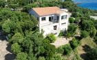 A VENDRE VILLA « BEAUMONT » 4 CHAMBRES 2 APPARTEMENTS PISCINE PARKINGS AUX ISSAMBRES Min 0
