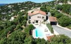 A VENDRE VILLA « BEAUMONT » 4 CHAMBRES 2 APPARTEMENTS PISCINE PARKINGS AUX ISSAMBRES Min 3