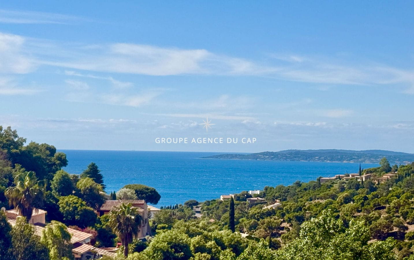 VUE MER SUR LE GOLFE DE SAINT TROPEZ PROVENCALE DE CHARME RENOVEE AVEC PISCINE GARAGE ET SOUS SOL AUX ISSAMBRES Image 1