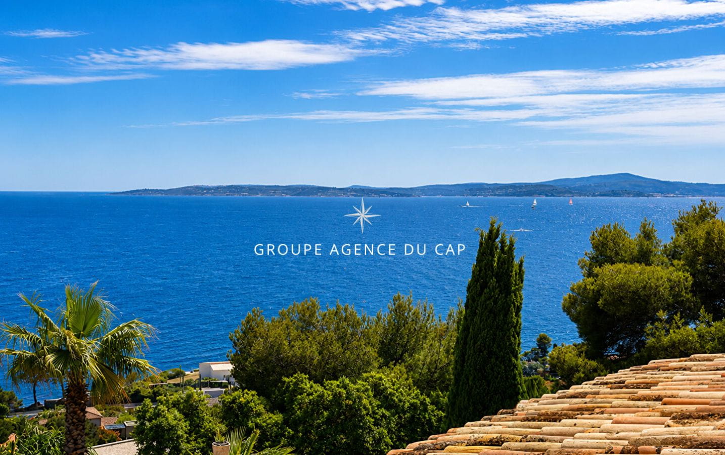 A VENDRE VILLA TRES BELLE VUE MER 5 CHAMBRES ET BUREAU PISCINE GARAGE DOUBLE PLAGES ET COMMERCES A PIED, AUX ISSAMBRES Image 10