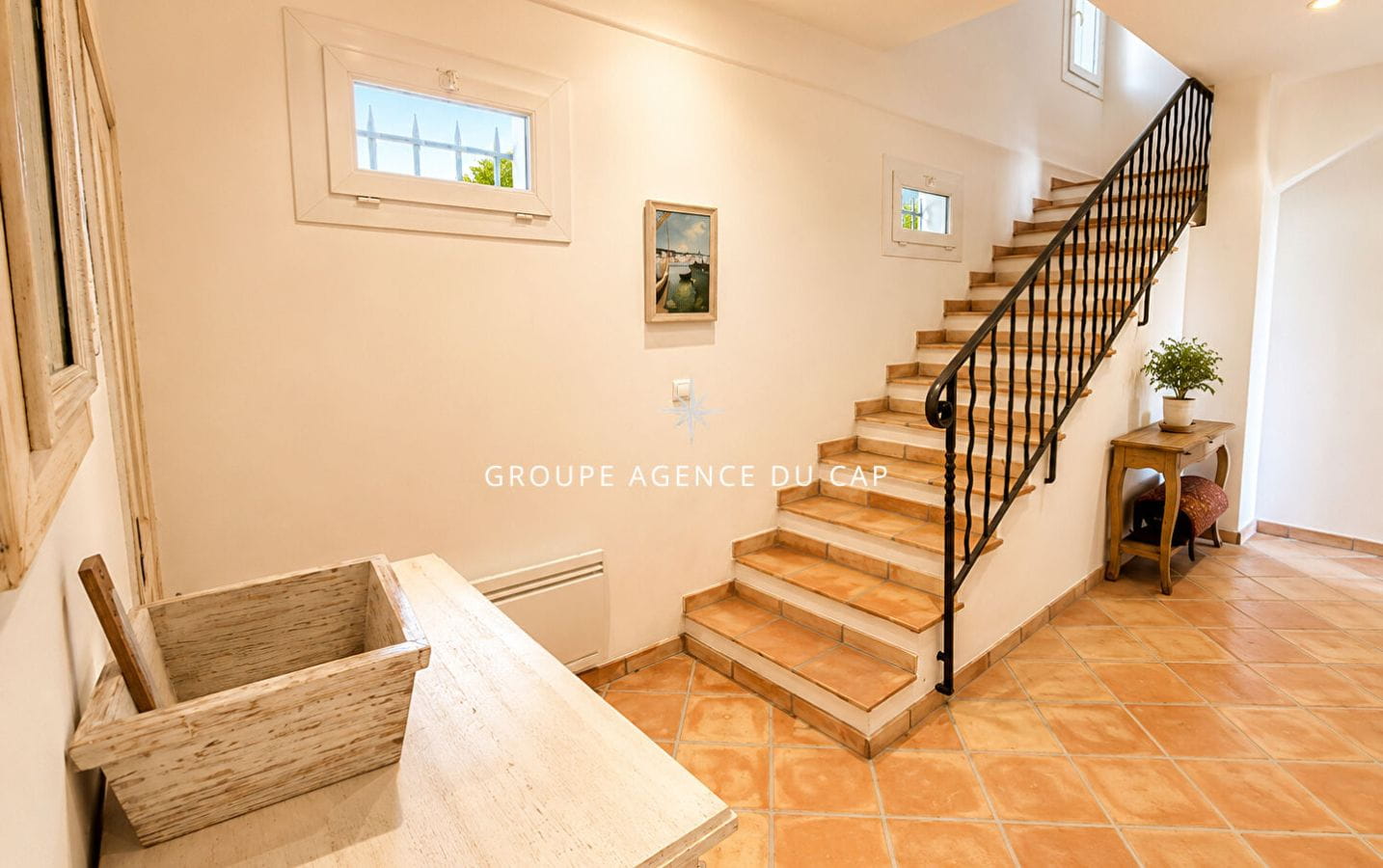 A VENDRE VILLA TRES BELLE VUE MER 5 CHAMBRES ET BUREAU PISCINE GARAGE DOUBLE PLAGES ET COMMERCES A PIED, AUX ISSAMBRES Image 4
