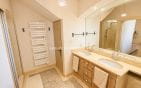 A VENDRE VILLA TRES BELLE VUE MER 5 CHAMBRES ET BUREAU PISCINE GARAGE DOUBLE PLAGES ET COMMERCES A PIED, AUX ISSAMBRES Min 6