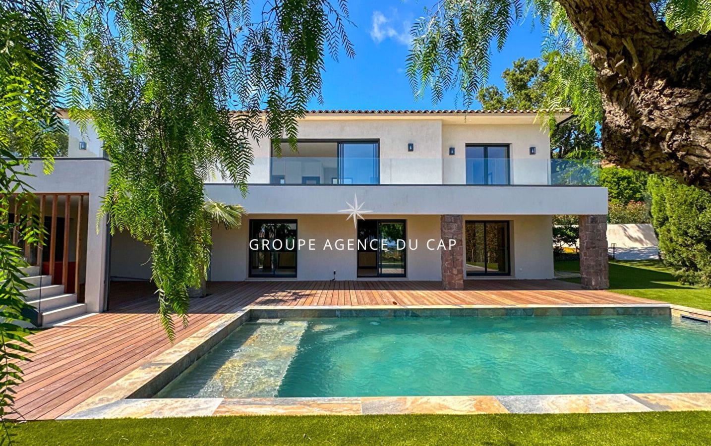VILLA RECENTE 7 PIECES AVEC VUE MER GARAGE 70 M² ET PISCINE, AUX ISSAMBRES Image 1
