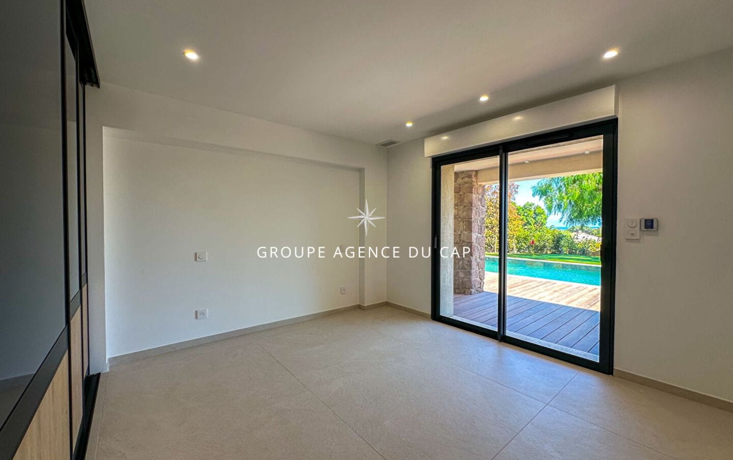 VILLA RECENTE 7 PIECES AVEC VUE MER GARAGE 70 M² ET PISCINE, AUX ISSAMBRES Image 10
