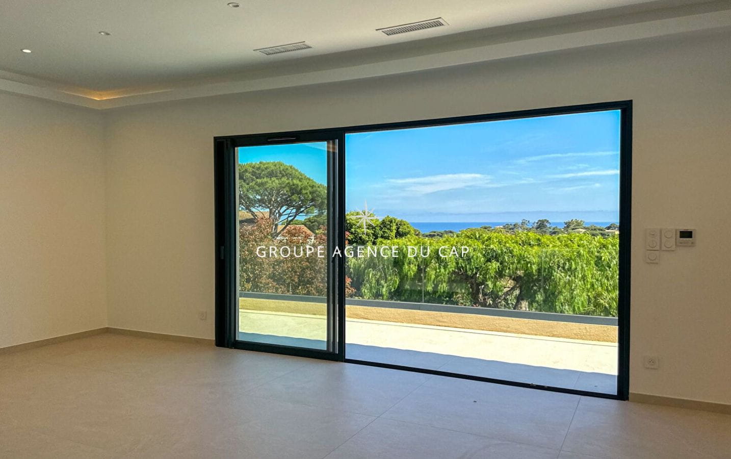 VILLA RECENTE 7 PIECES AVEC VUE MER GARAGE 70 M² ET PISCINE, AUX ISSAMBRES Image 12