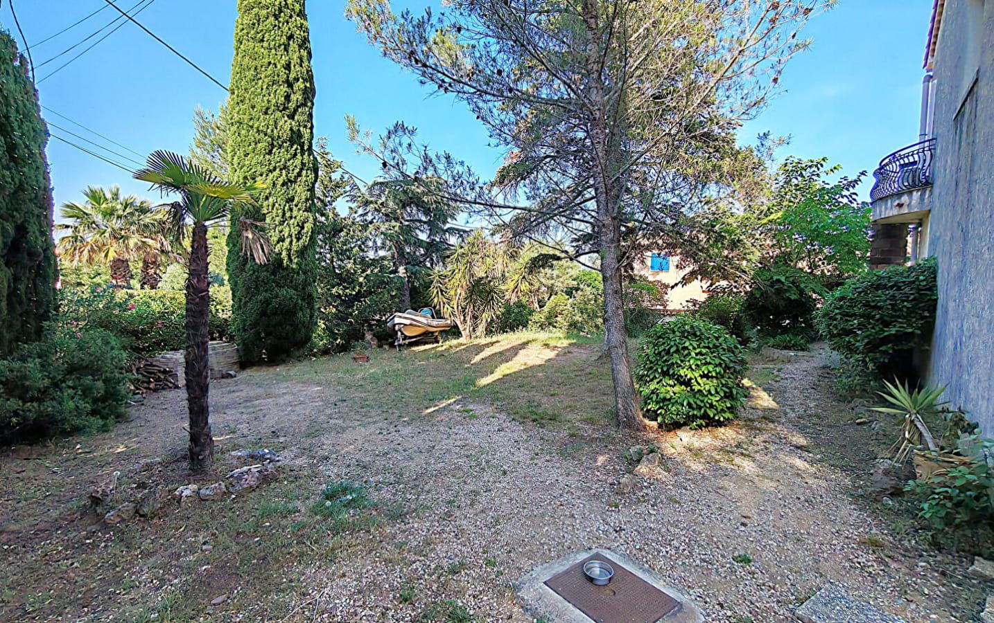 OFFRE ACCEPTEE – EN ATTENTE DE PROMESSE DE VENTE – A VENDRE VILLA VUE MER AVEC 5 CHAMBRES ET BUREAU ENVIRON 265M² HABITABLES GARAGE DE 40M² SUR TERRAIN PLAT A 900M DU CENTRE VILLE DE ST AYGULF Image 5