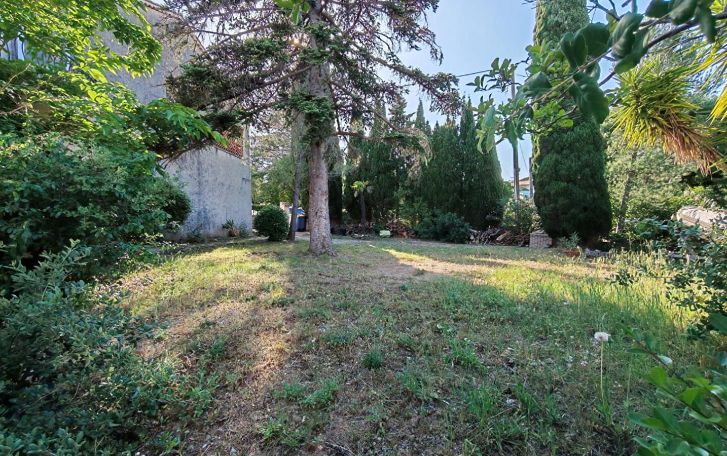 OFFRE ACCEPTEE – EN ATTENTE DE PROMESSE DE VENTE – A VENDRE VILLA VUE MER AVEC 5 CHAMBRES ET BUREAU ENVIRON 265M² HABITABLES GARAGE DE 40M² SUR TERRAIN PLAT A 900M DU CENTRE VILLE DE ST AYGULF Image 6