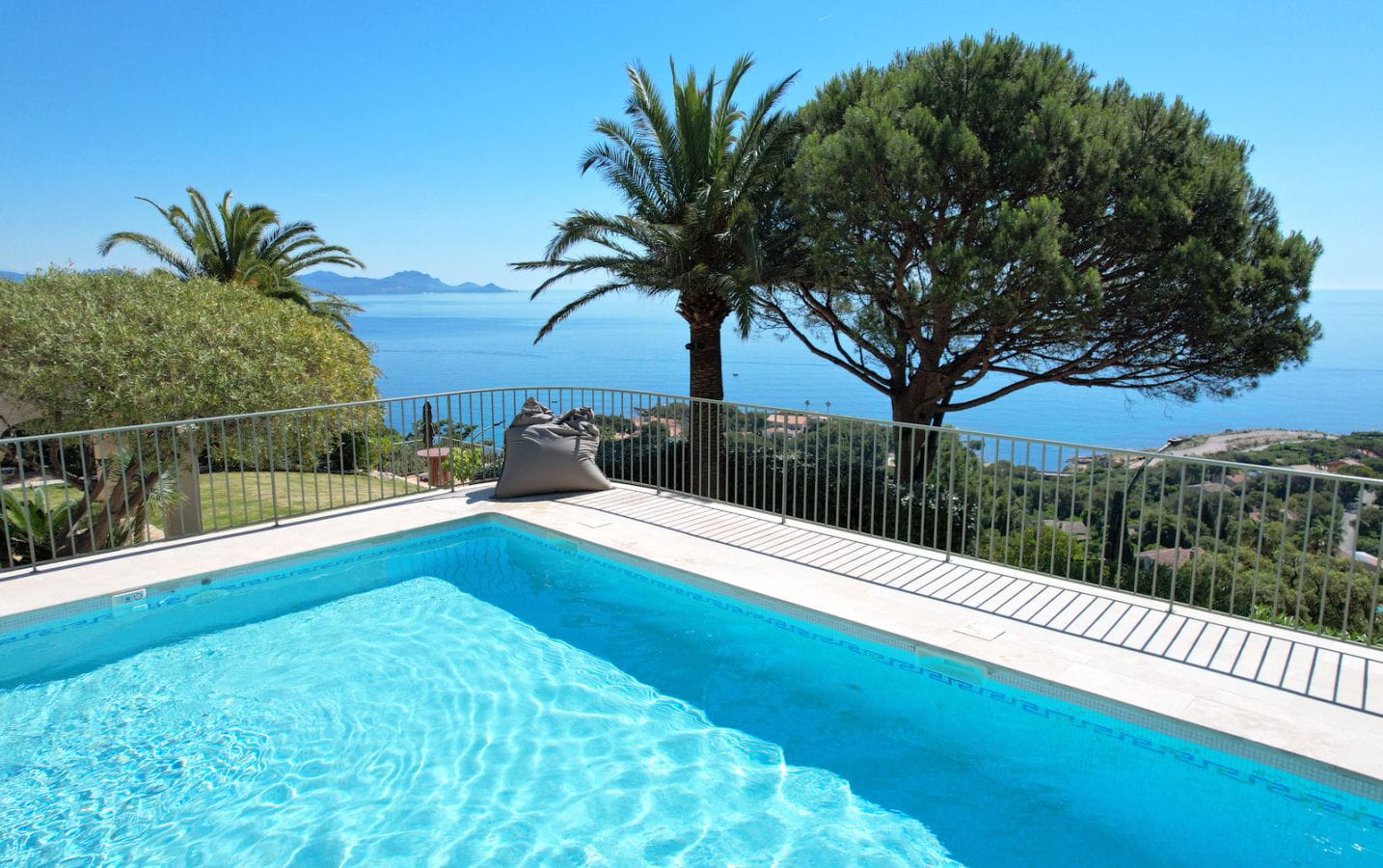 Demeure de prestige Les Issambres 8 pièce(s) 279 m2 – VUE MER PANORAMIQUE Image 1