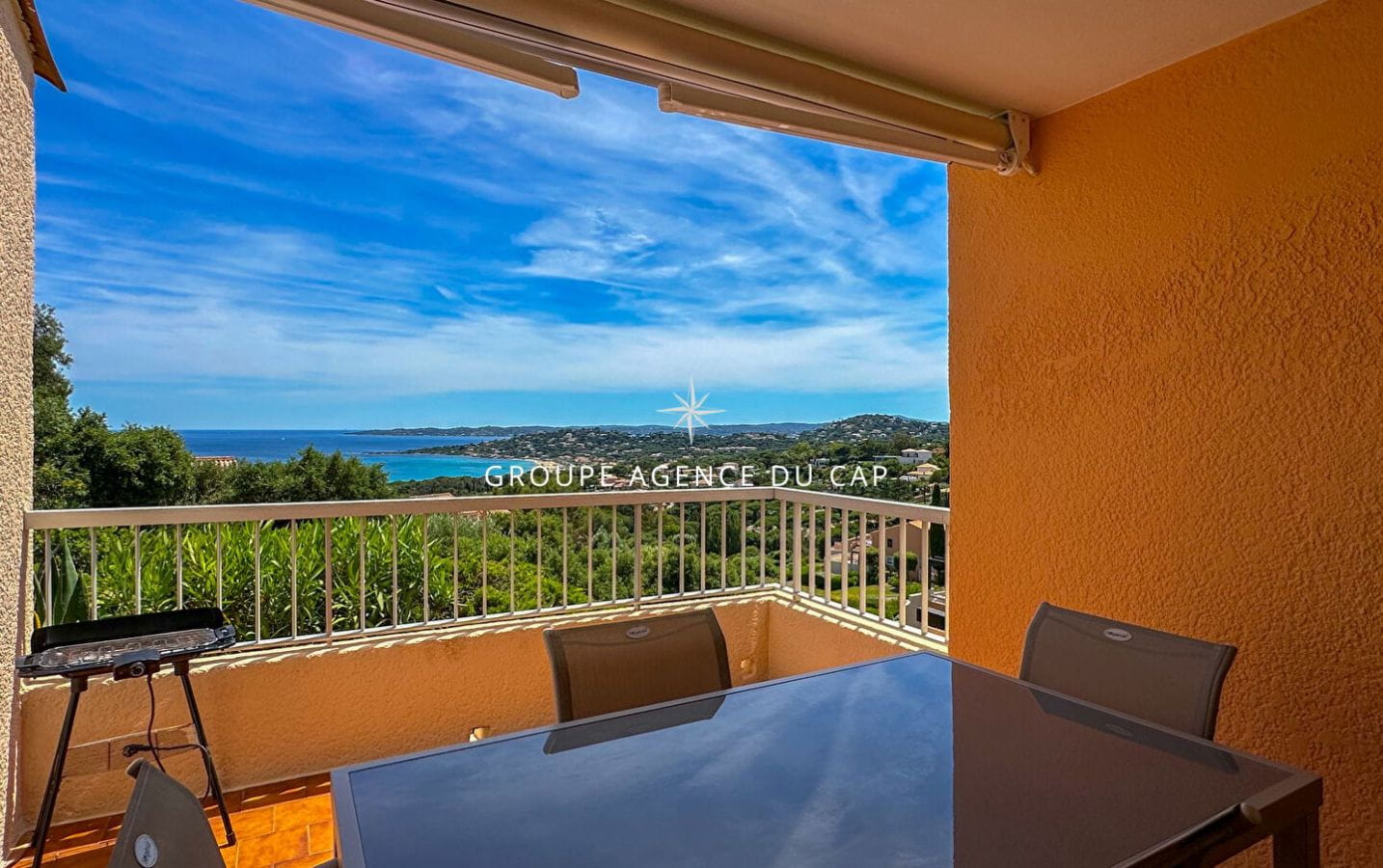 A VENDRE APPARTEMENT VUE MER  2 PIECES 27M² TERRASSE 12M² LA NARTELLE SAINTE MAXIME Image 9