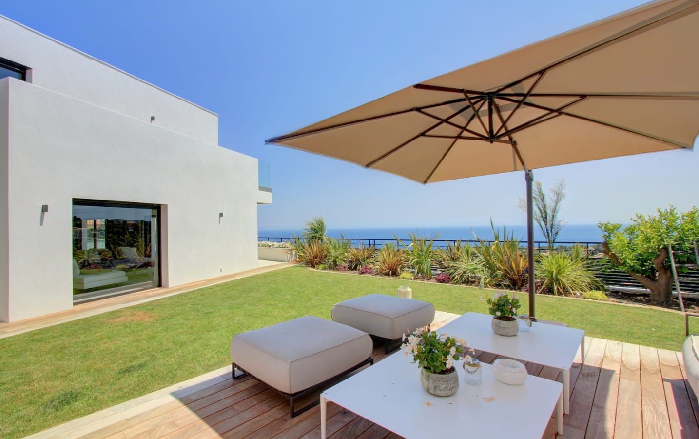 CONTEMPORAINE 8 PIECES  VUE MER PANORAMIQUE AVEC DOUBLE GARAGE ET PISCINE Image 11
