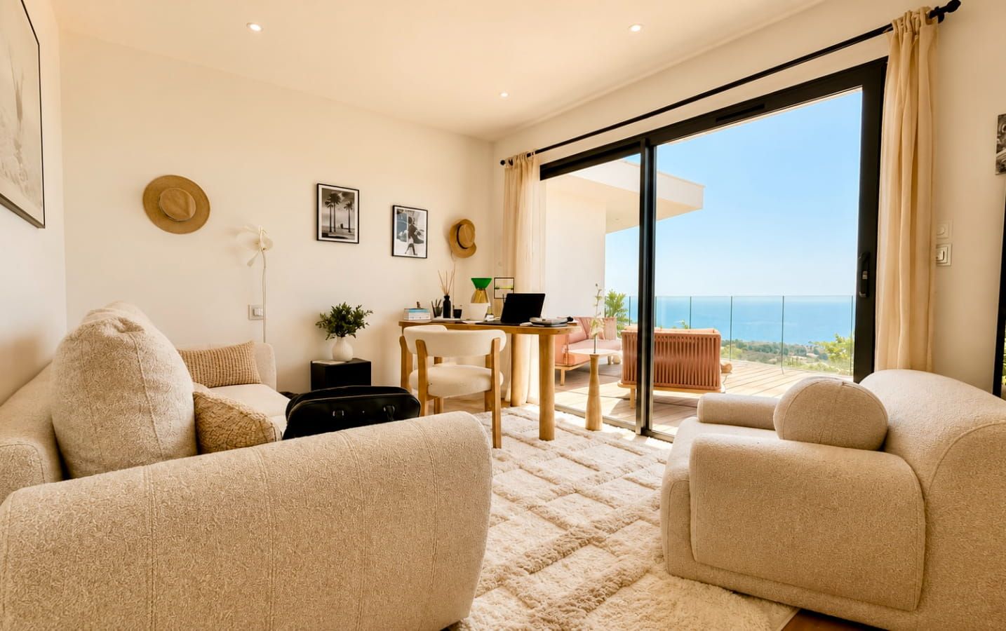 VILLA CONTEMPORAINE 8 PIECES  VUE MER PANORAMIQUE AVEC DOUBLE GARAGE ET PISCINE Image 11