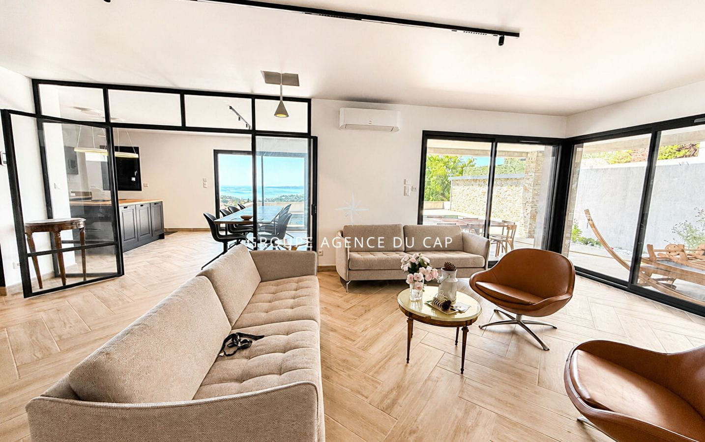 A VENDRE VILLA CONTEMPORAINE VUE MER 5 CHAMBRES PISCINE GRAND GARAGE AUX ISSAMBRES Image 2