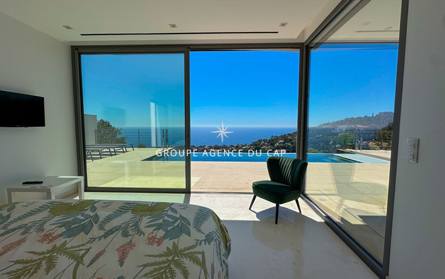 FOR SALE: CONTEMPORARY VILLA WITH SEA VIEW, 3 EN-SUITE BEDROOMS, INDEPENDENT APARTMENT Image 7