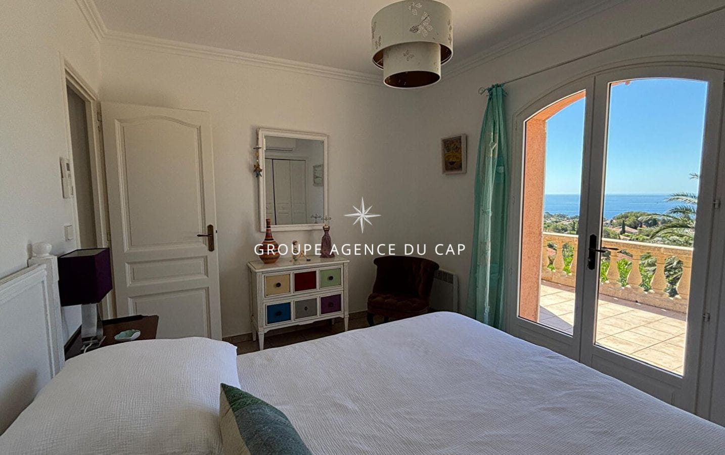 Villa Provençale à Vendre avec Vue Mer à Saint Aygulf – 5 Pièces, Piscine et Garage Image 7