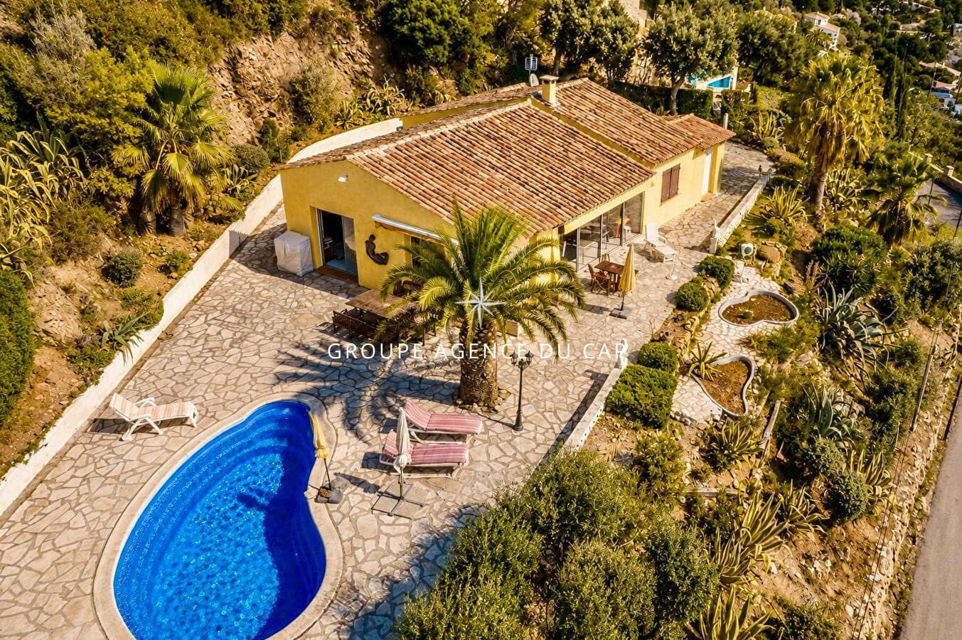 LES ISSAMBRES VILLA DE PLAIN PIED AVEC VUE MER PANORAMIQUE – EXPO SUD – PISCINE – GARAGE  TERRAIN PLAT Image 1