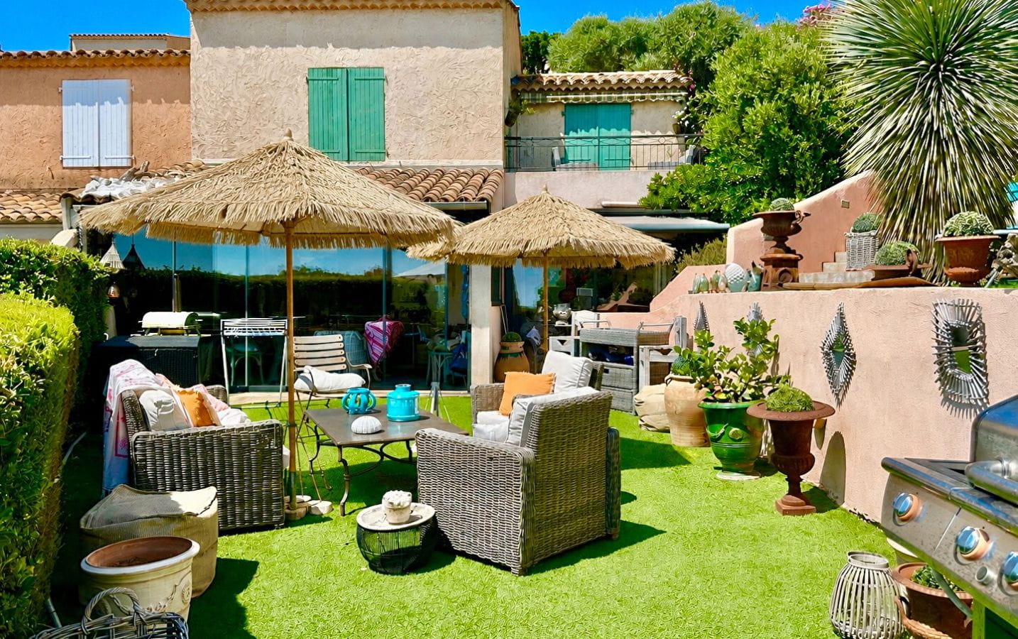 REZ DE JARDIN AVEC PISCINE HORS SOL VUE MER PANORAMIQUE Image 8