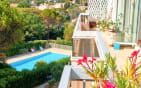 A VENDRE – APPARTEMENT DANS RESIDENCE SECURISEE AVEC PISCINE – 3 PIECES 2 CHAMBRES – TERRASSE SUR LE TOIT ET VERANDA  – CAVE PARKING ET POSSIBILITE GARAGE – 600M DU CENTRE VILLE DE SAINT AYGULF Min 2