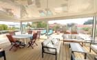 A VENDRE – APPARTEMENT DANS RESIDENCE SECURISEE AVEC PISCINE – 3 PIECES 2 CHAMBRES – TERRASSE SUR LE TOIT ET VERANDA  – CAVE PARKING ET POSSIBILITE GARAGE – 600M DU CENTRE VILLE DE SAINT AYGULF Min 4