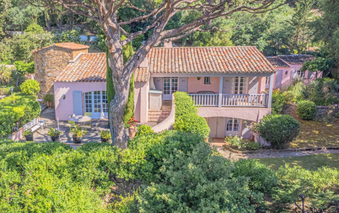 SAINTE MAXIME Villa Provençale VUE MER idéalement située entre Bas du Sémaphore et Centre ville. Image 10