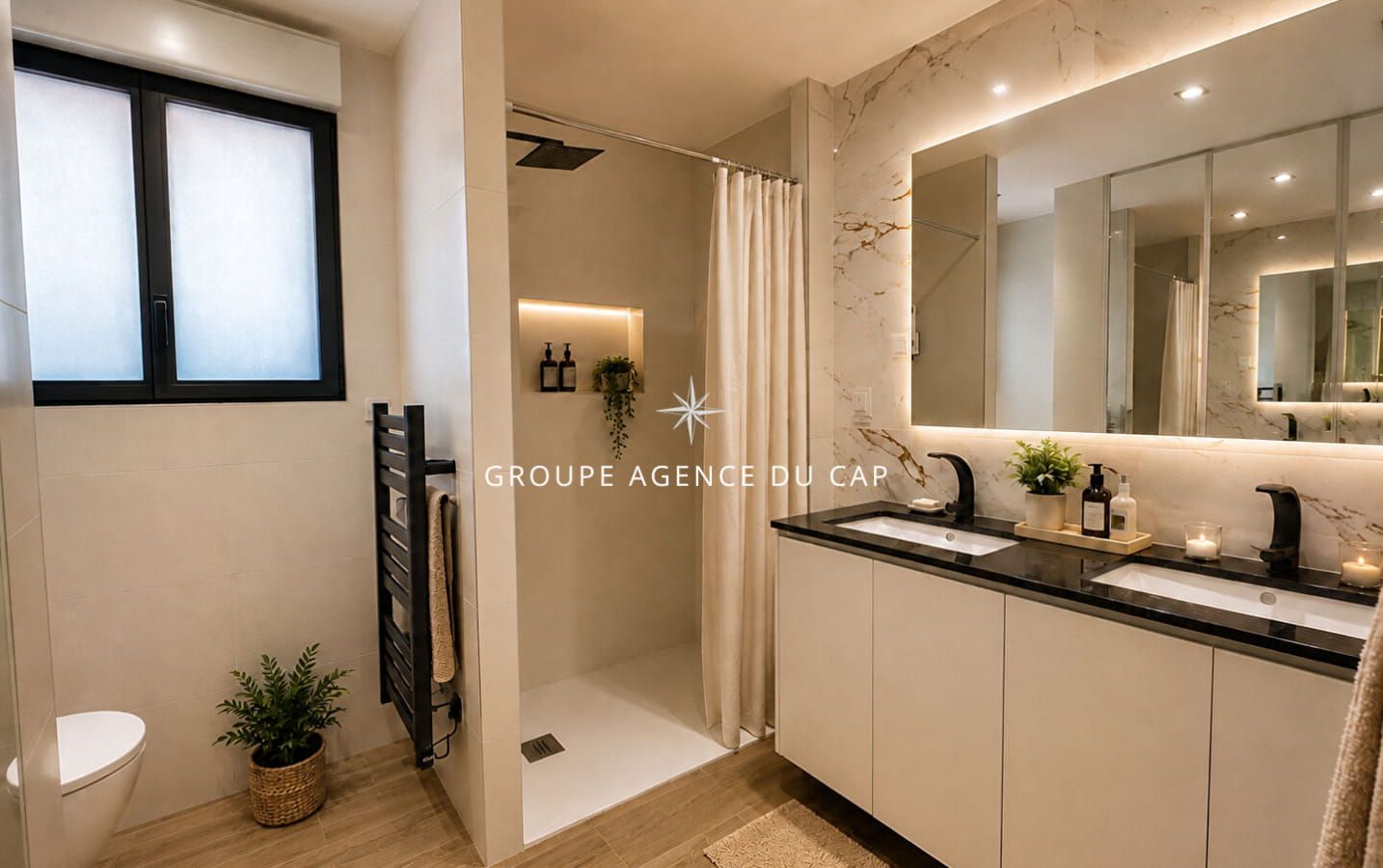 A VENDRE VILLA VUE MER ENVIRON 200 M2 ENTIEREMENT RENOVEE OFFRANT 5 CHAMBRES DONT 4 EN SUITE PISCINE GARAGE A SAINT AYGULF Image 12